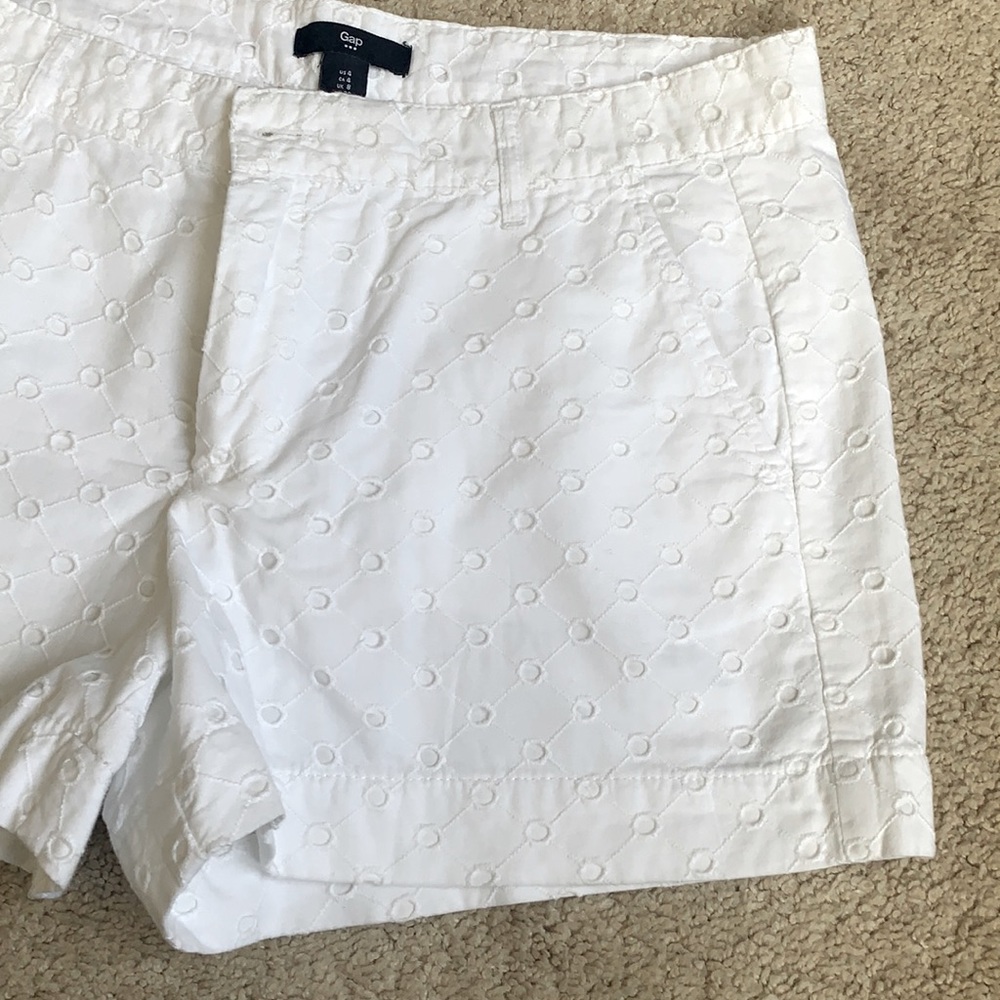 NWOT Gap women’s eyelet shorts